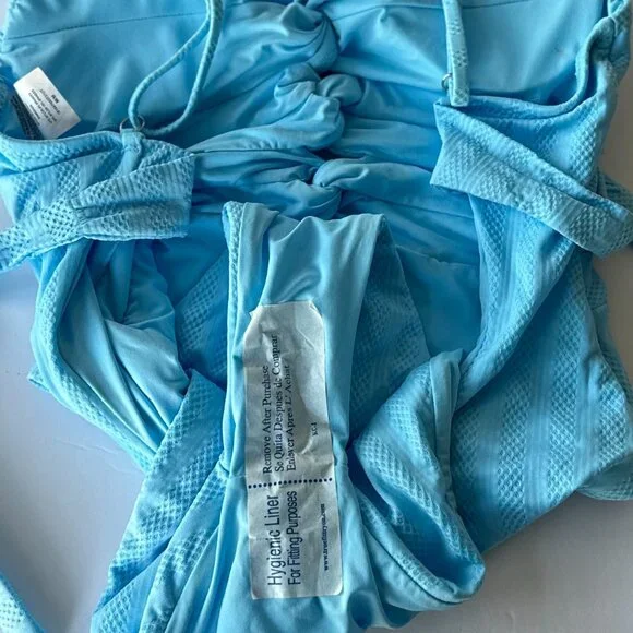 BECCA Women's Standard Prima Twist One Piece Swimsuit, Plunge Neck, Cuto… - Picture 4 of 10